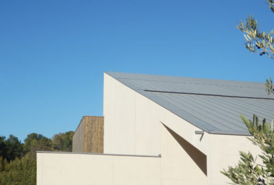Leteissier Corriol - Agence d'architecture - Le gymnase du lycée vitivinicole d’Orange bientôt livré