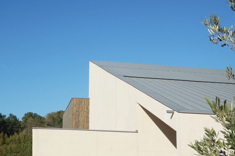 Leteissier Corriol - Agence d'architecture - Gymnase lycée Orange livré